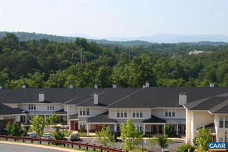 1836 Sugar Maple Ct in Charlottesville, VA - Foto de edificio - Building Photo