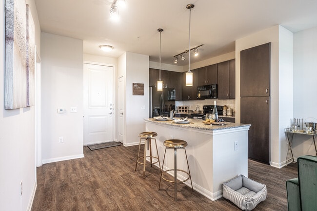 The Henry at New Forest in Houston, TX - Foto de edificio - Interior Photo