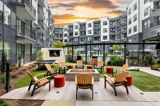 Ellison Parkview in Atlanta, GA - Foto de edificio - Building Photo
