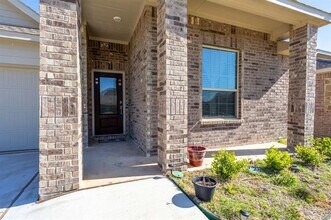 1713 Lake Grove Dr in Oak Point, TX - Building Photo - Building Photo