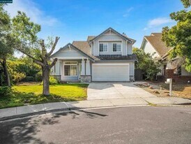 1015 Dellwood Ct in Brentwood, CA - Building Photo