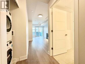 2525 Bathurst St in Toronto, ON - Building Photo - Building Photo