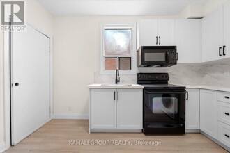 254 Bruce St in Oshawa, ON - Building Photo - Building Photo