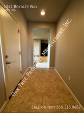 1344 Royalty Way in Clovis, CA - Building Photo - Building Photo