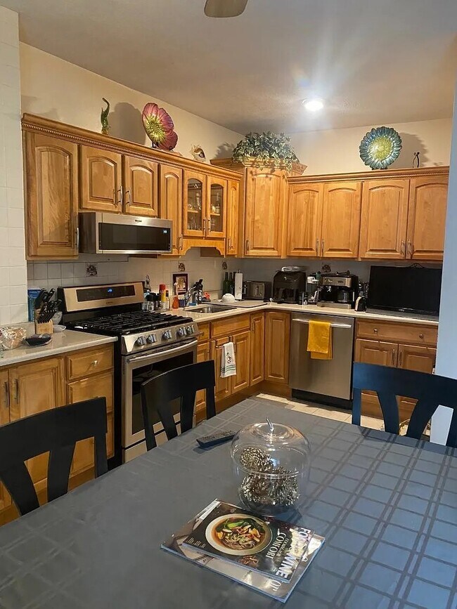 21 Mt Vernon St, Unit 1