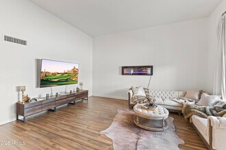 8195 E Del Marino Dr in Scottsdale, AZ - Building Photo - Building Photo