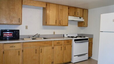 611 Woodland Ave NW in Albuquerque, NM - Building Photo - Building Photo