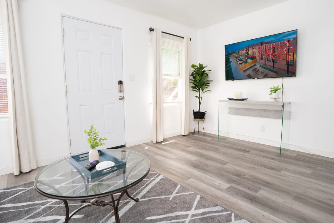 3126 Cañon St in San Diego, CA - Building Photo