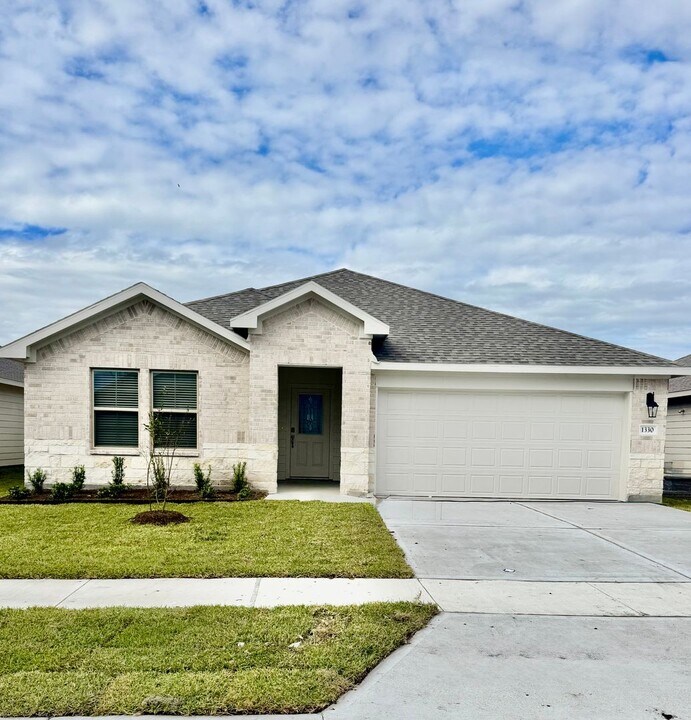 1330 Remys Way in Corpus Christi, TX - Building Photo