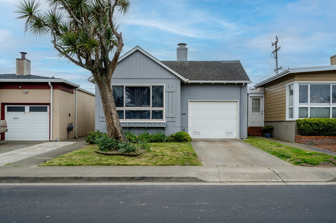 21 Northridge Dr in Daly City, CA - Building Photo