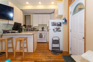 1309 N Greenview Ave, Unit G07C in Chicago, IL - Building Photo