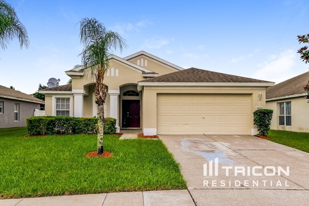 7848 Mariners Harbour Dr in Wesley Chapel, FL - Building Photo