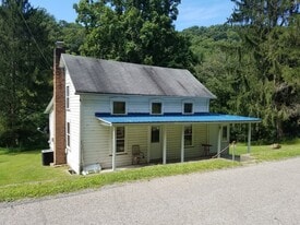 873 Opekiska Rd in Fairmont, WV - Building Photo