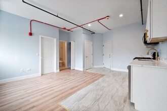 9865 W Roosevelt Rd, Unit 202 in Westchester, IL - Building Photo - Building Photo