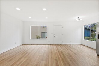 11022 Via Asti in San Diego, CA - Building Photo - Building Photo