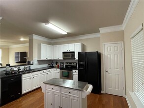 2167 Meadow Peak Rd in Duluth, GA - Foto de edificio - Building Photo