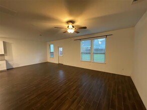 128 Banyon Dr in Liberty Hill, TX - Building Photo - Building Photo