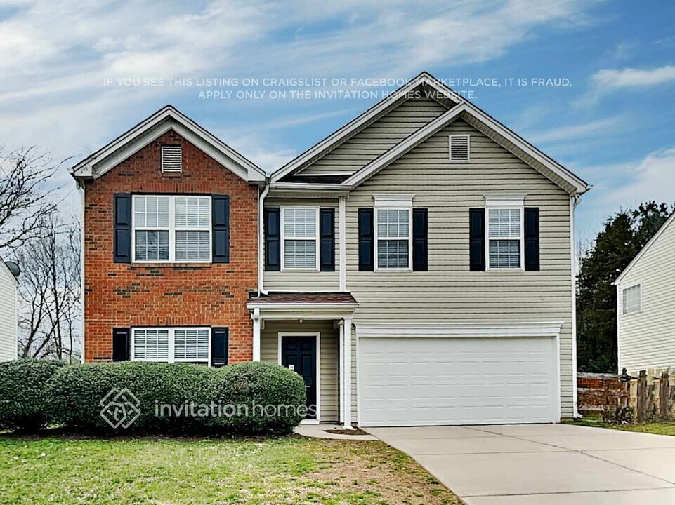 3307 Arbor Pointe Dr in Indian Trail, NC - Foto de edificio