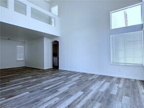 9821 Cactus View Ave in Las Vegas, NV - Building Photo - Building Photo