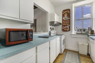 350 King St in Charleston, SC - Building Photo - Building Photo