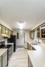 9415 N Howard St in Spokane, WA - Building Photo - Building Photo