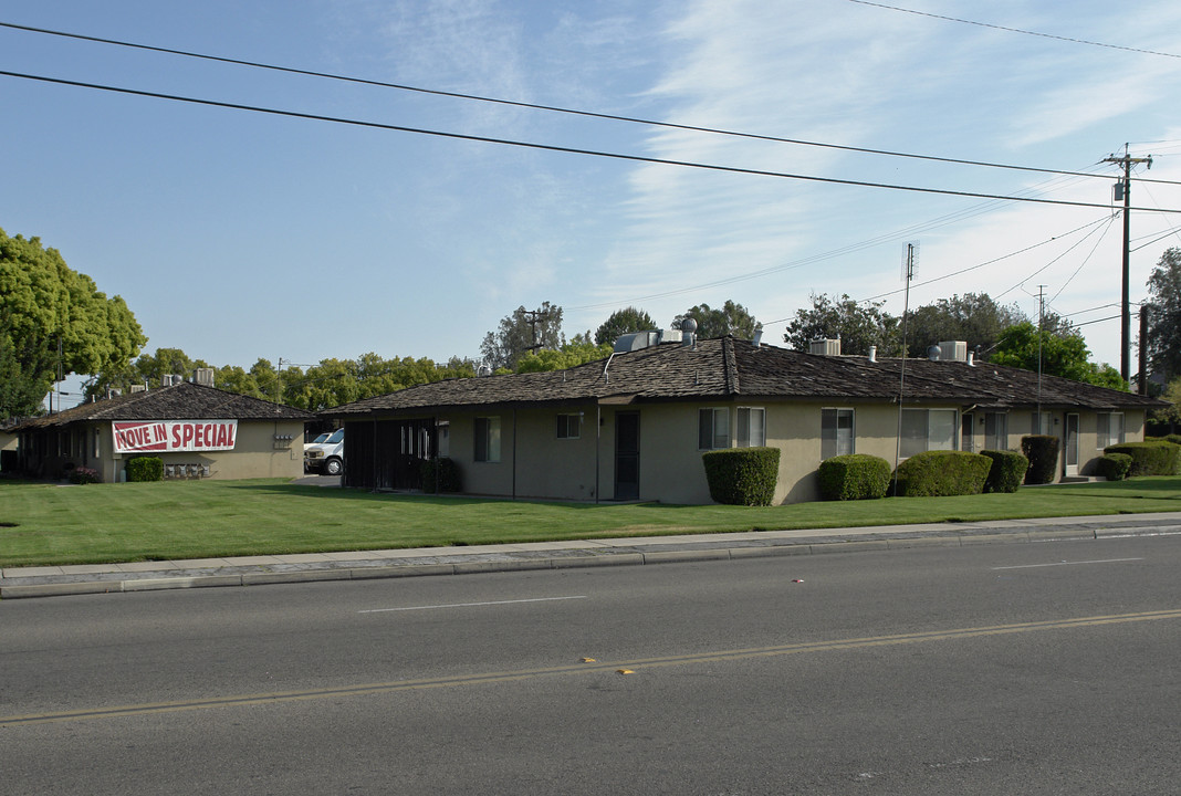 Centennial Apartments in Fresno, CA - Building Photo