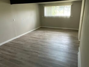 6405 W Lincoln Ave in Yakima, WA - Building Photo - Building Photo