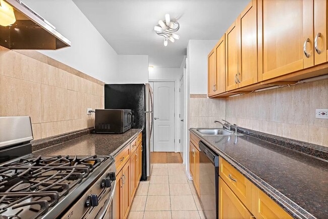 2650 Ocean Pkwy in Brooklyn, NY - Foto de edificio - Building Photo