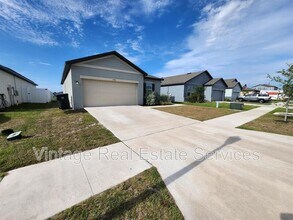 2340 Harris Hawk Ave in Ruskin, FL - Building Photo - Building Photo