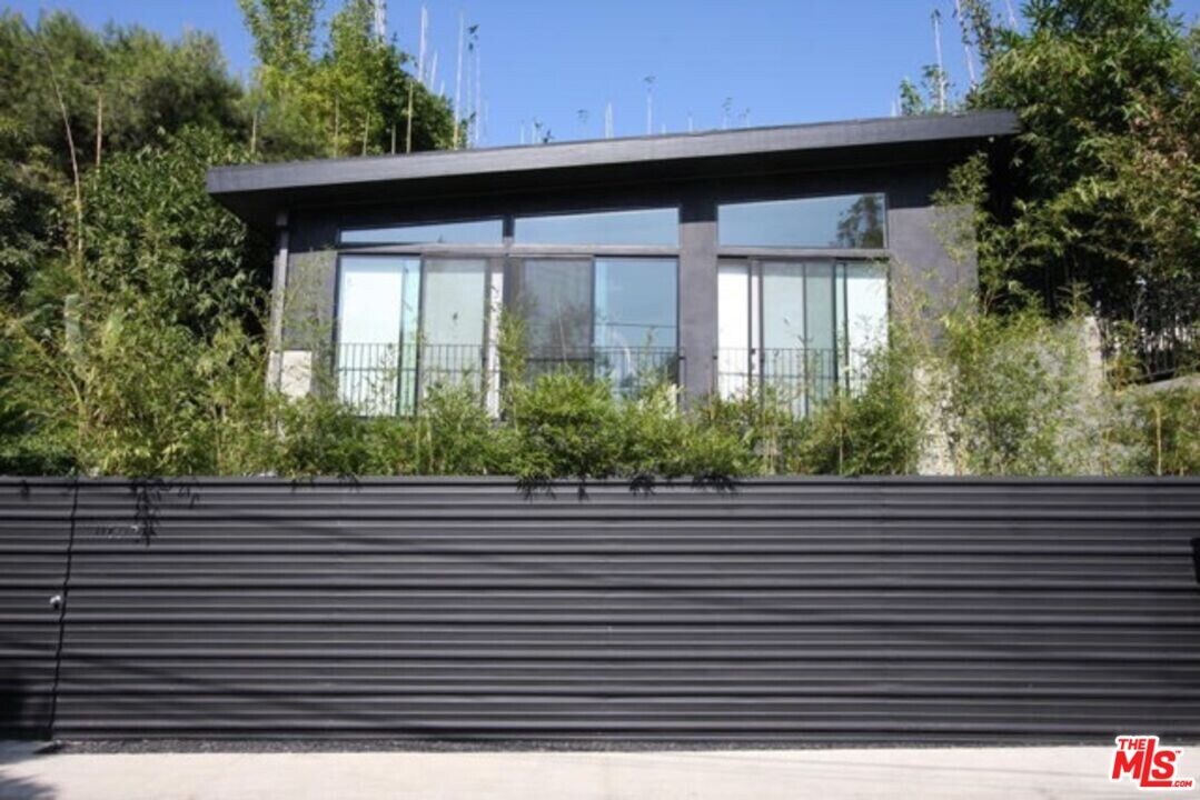 2849 Seattle Dr in Los Angeles, CA - Building Photo