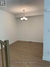 2400 Goldhawk Dr in Ottawa, ON - Building Photo - Building Photo