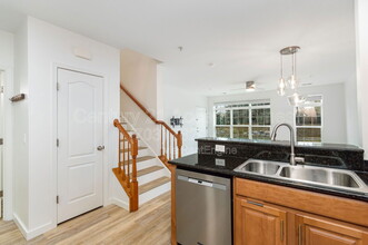 22824 Ferncrest Terrace in Ashburn, VA - Building Photo - Building Photo