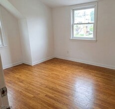 44 Ekings Ave in Hawthorne, NJ - Building Photo - Building Photo