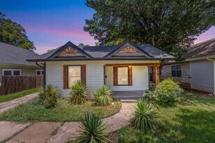 418 Lillian St in Dallas, TX - Building Photo