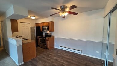 627 S Virginia Rd in Crystal Lake, IL - Building Photo - Building Photo