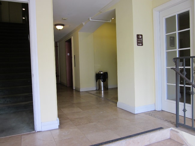 445 S Central Ave in Glendale, CA - Building Photo - Building Photo