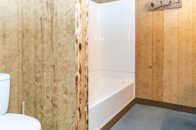 property at 606 Paris Ct