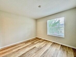 8504 Brushleaf Way in Tampa, FL - Foto de edificio - Building Photo