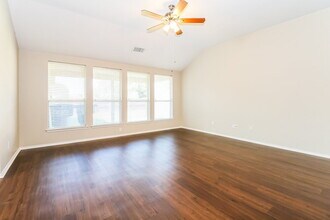 1415 Heather Ridge Dr in Lancaster, TX - Building Photo - Building Photo