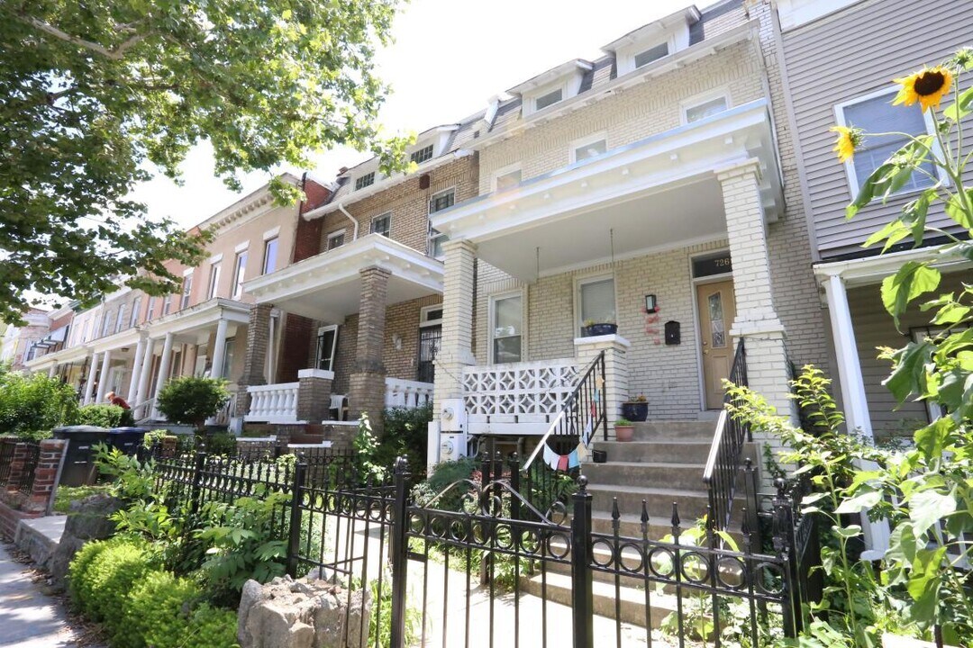 726 Quincy St NW, Unit #B in Washington, DC - Building Photo