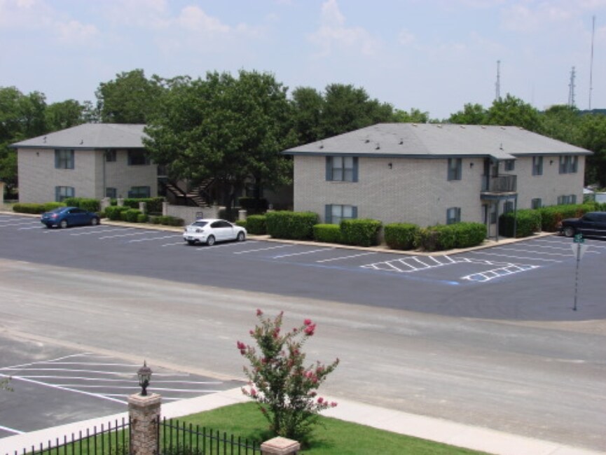 302/305 Avenue F in Copperas Cove, TX - Building Photo