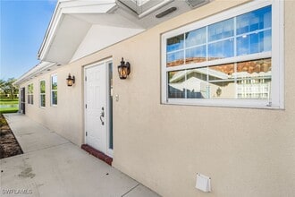 5021 Ventura Ct in Naples, FL - Foto de edificio - Building Photo