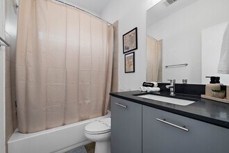 3002 Hawkins St in Houston, TX - Building Photo - Building Photo