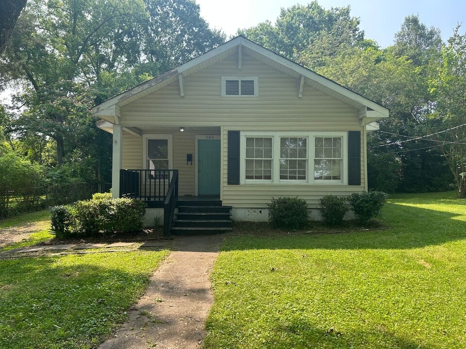 1104 S Petty St in Gaffney, SC - Building Photo