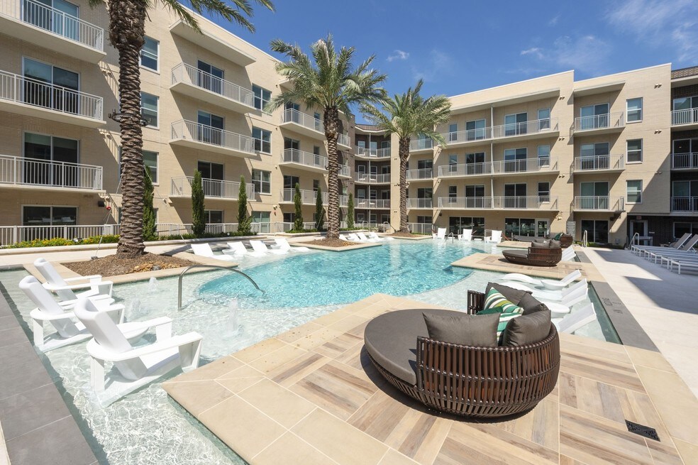 2100 Memorial Apartments and Nearby Houston Apartments For Rent