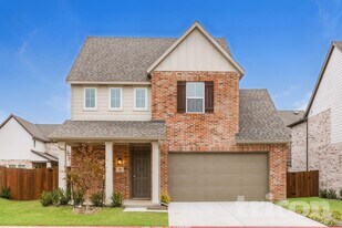 305 Lincoln Cir in Saginaw, TX - Building Photo