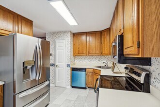 52 Silver Moon Dr in Silver Spring, MD - Building Photo - Building Photo