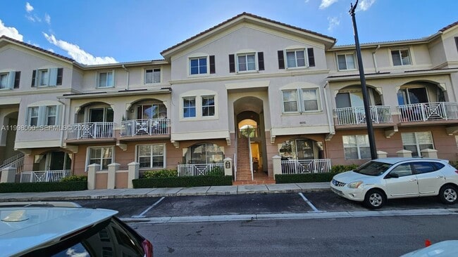 8970 W Flagler St in Miami, FL - Building Photo - Building Photo