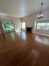 11642 SW Boones Bend Dr in Beaverton, OR - Foto de edificio - Building Photo