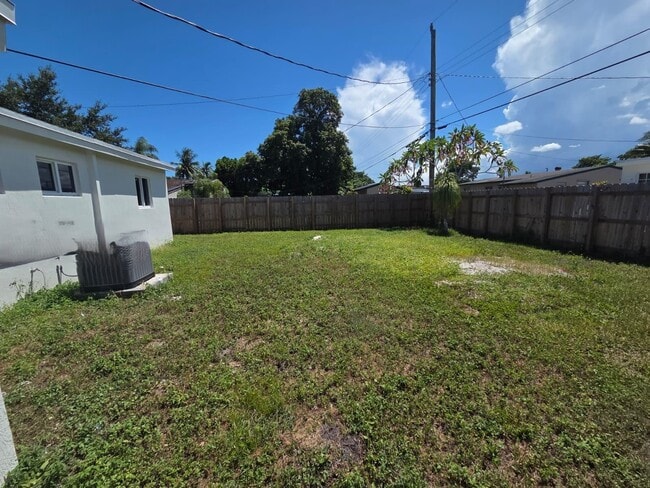 2615 NW 62nd Ave in Margate, FL - Building Photo - Building Photo